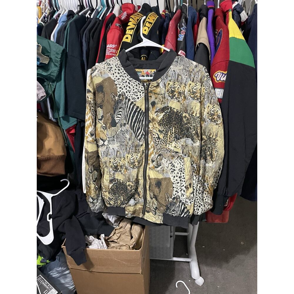 SIZE S- VINTAGE ATLANTIC BEACH ANIMALALL OVER PRINT UNISEX SILK JACKET MENS